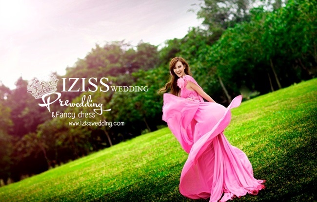 PW017 - **เลิกผลิตค่ะ** ชุดคู่ถ่ายพรีเวดดิ้ง (prewedding dress) & ชุดแต่งงานแฟนซี (Fancy wedding dress)ชายหญิง "ธีมสีชมพู-ดำ"