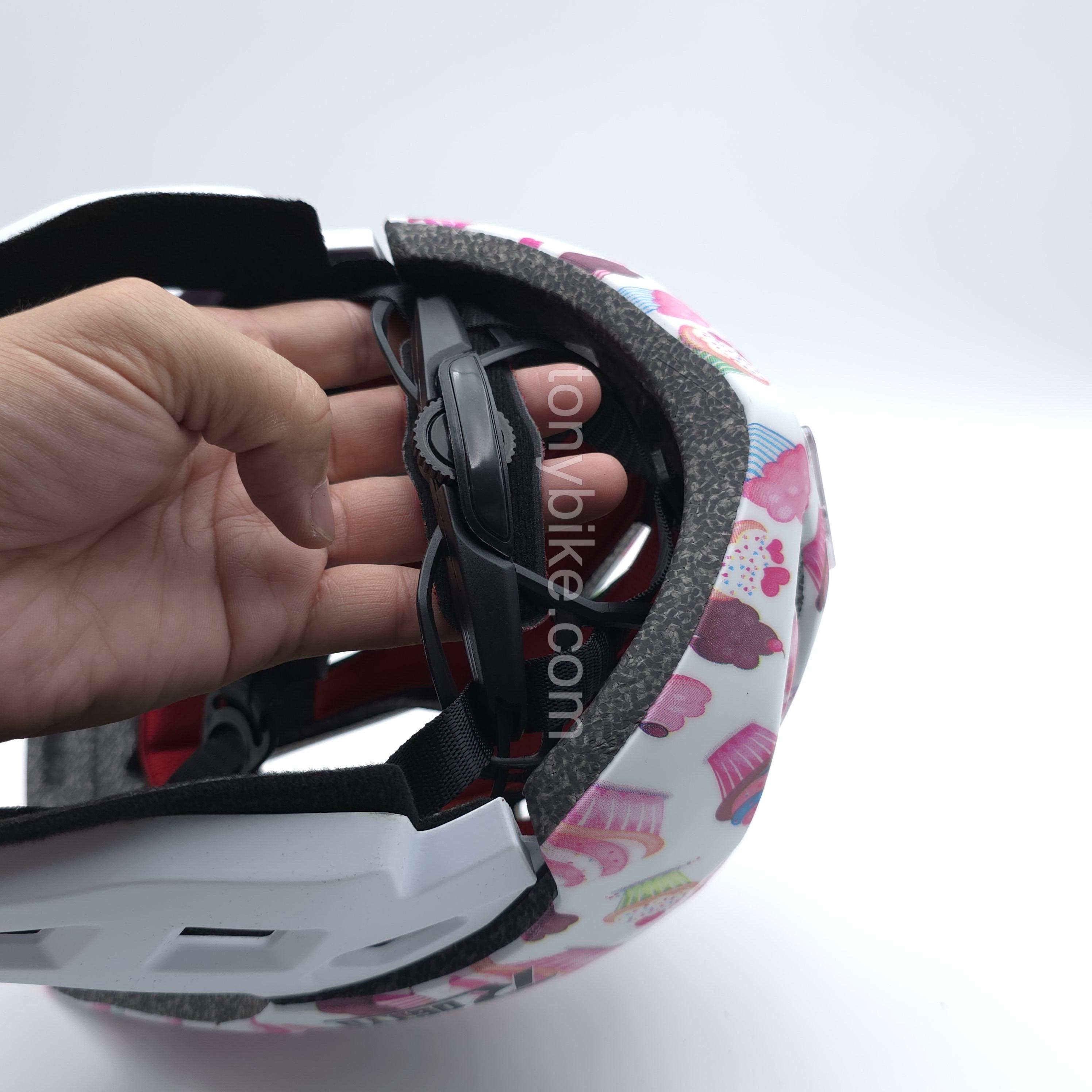 หมวกจักรยานเด็ก เต็มใบ สีขาว ลายขนม 46-53 ซม.