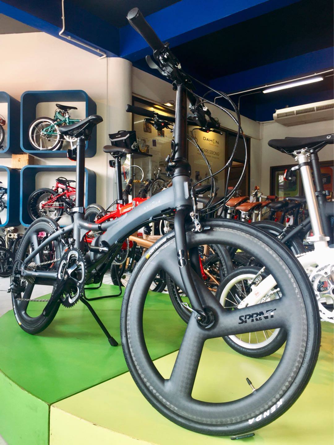 ล้อคาร์บอนสำหรับจักรยานล้อ 20 นิ้ว Sprint 3 ก้าน 451