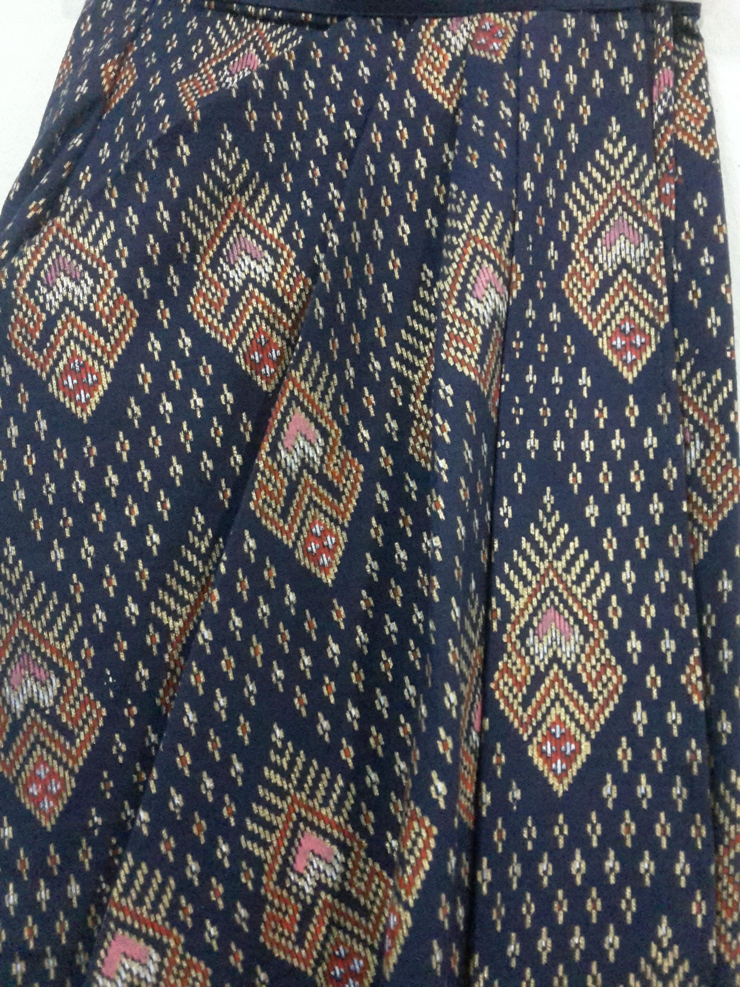 ผ้าถุงผ้าฝ้ายตัดสำเร็จ ไม่ตัดต่อตีน ผ้าลายมัดหมี่ ผ้าถุงตัดสำเร็จแบบป้ายเลื่อนตะขอสามารถเลื่อนได้ไม่เสียทรง อ้วนผอมใส่ได้