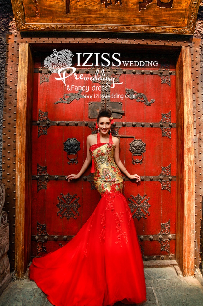 PW266- **พร้อมส่งทั้งเซ็ท**ชุดคู่ถ่ายพรีเวดดิ้ง (prewedding dress) & ชุดแต่งงานแฟนซี (Fancy wedding dress)ชายหญิง "ธีมสีแดง"