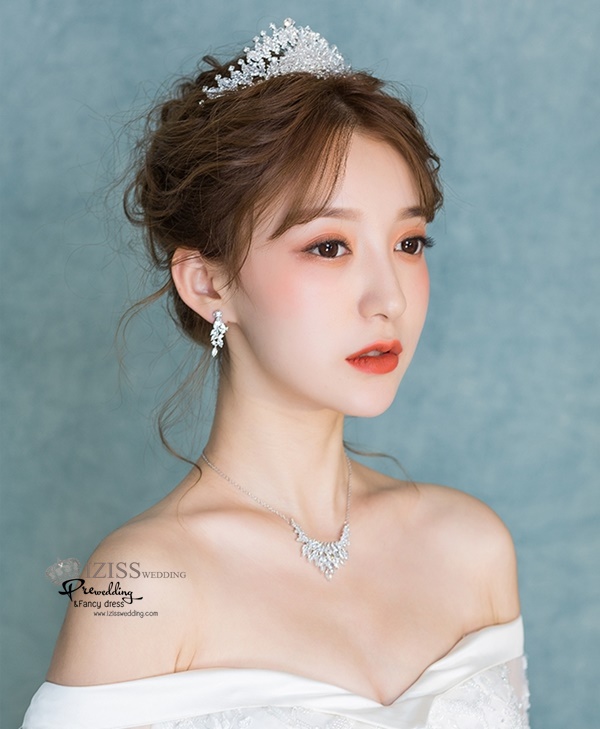 AC028 **พรีออเดอร์**ชุดเทียร่า มงกุฎเพชร ต่างหูและสร้อยคอ ชุดเครื่องประดับเจ้าสาวสวยหรูดุจเจ้าหญิง