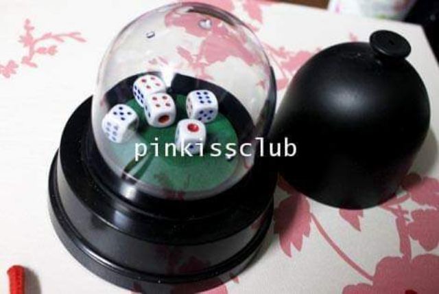 เครื่องทอยลูกเต๋า ของเล่นลูกเต๋่า