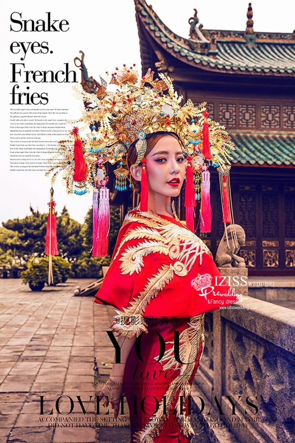 PW602 - **พร้อมส่งเฉพาะชุดผู้หญิงค่ะ** ชุดราตรีสีแดง ชุดกี่เพ้าประยุกต์สีแดง ชุดคู่ถ่ายพรีเวดดิ้ง (prewedding dress) & ชุดแต่งงานแฟนซี (Fancy wedding dress)ชายหญิง "ธีมสีแดงสด เหลือง"