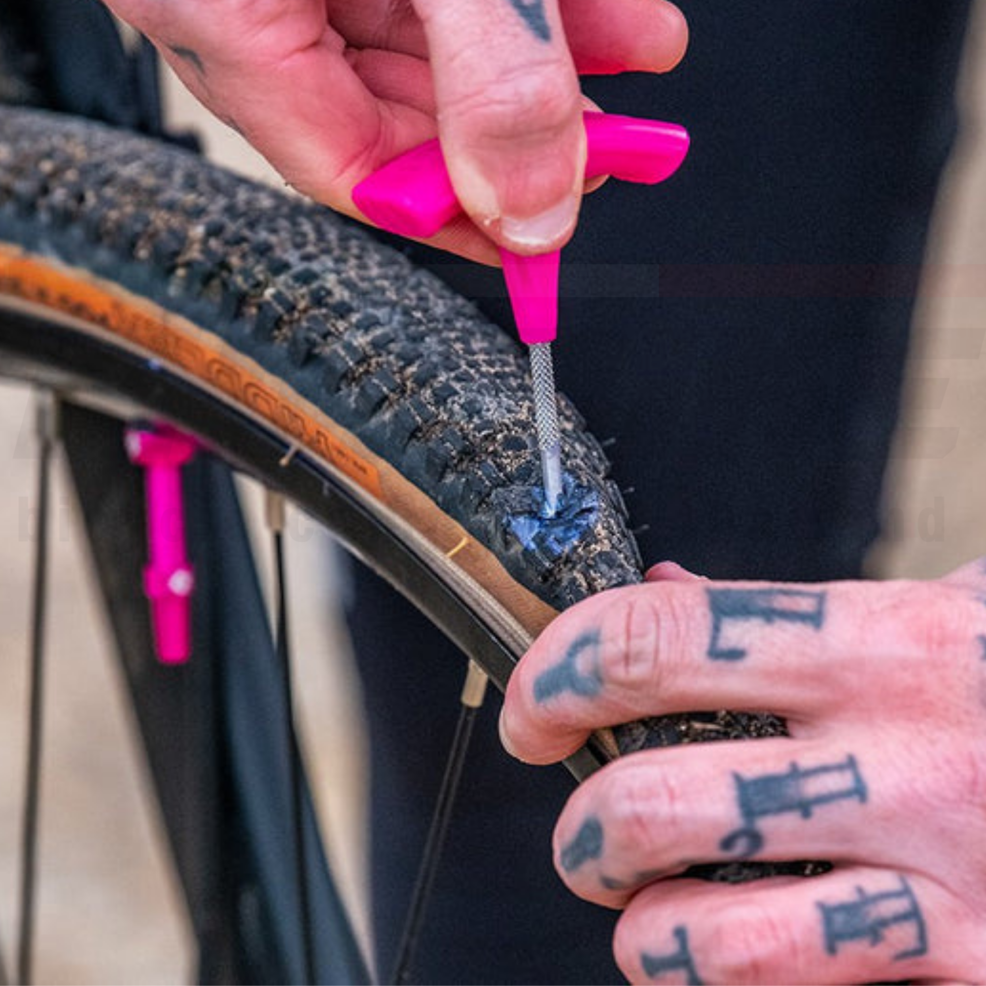 ชุดปะยางจักรยานทูปเลส MUC-OFF Puncture Plug Repair Kit