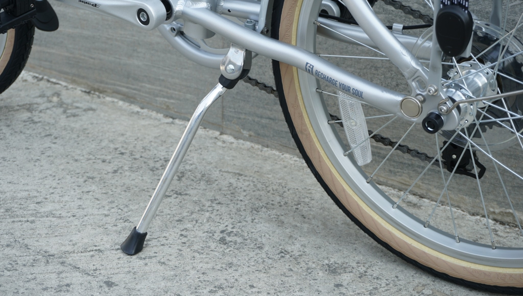 Fika Frappe จักรยานพับได้ เฟรมอลูมิเนียม ล้อ 20" 7 สปีด พร้อมตะแกรง บังโคลน