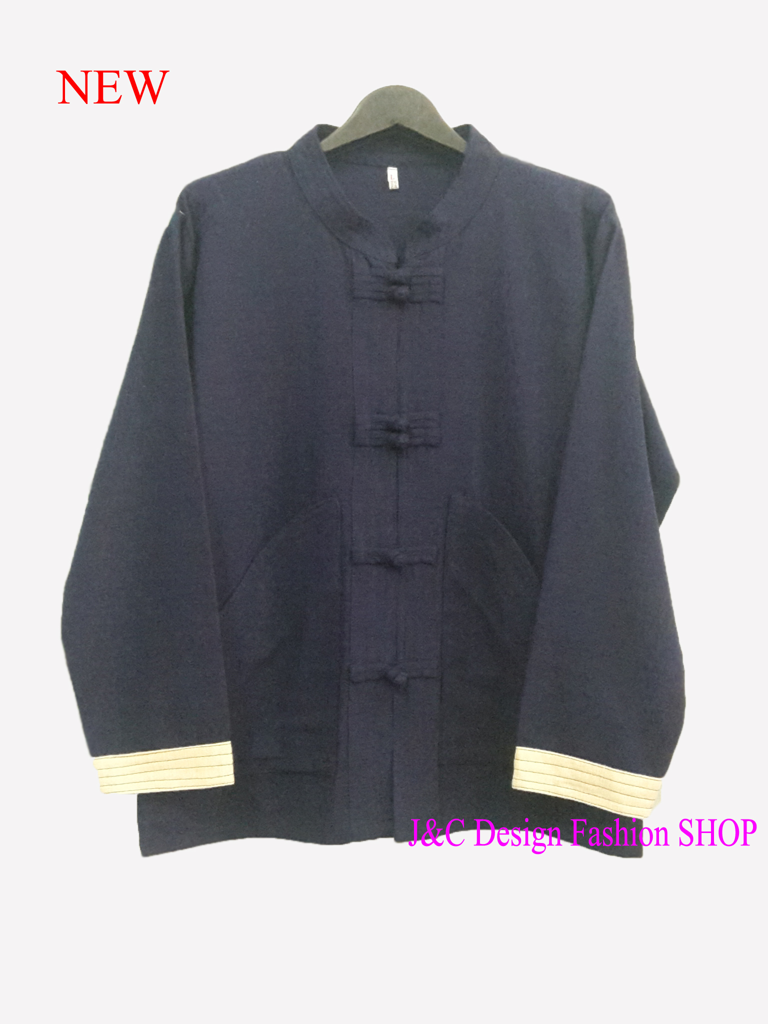 เสื้อผ้าไทยชายแขนยาวสีคราม เสื้อผ้าฝ้ายชายแต่งกระดุ้มปั้นแต่งขลิบสีครีม เสื้อผ้าพื้นเมืองชายวัยรุ่นกระเป๋าเว้า