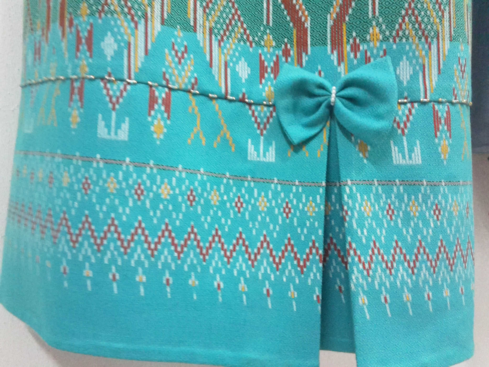 ชุดผ้าไทยคอบัวหยักซ้อนสีฟ้ามิ้นท์ ชุดแซกผ้าไทยลายมัดหมี่สีฟ้ามิ้นท์ ชุดผ้าไทยผ้าพื้นเมือง ชุดผ้าไทยฝ้ายแต่งผ้ามัดหมี่ชุดทำงานผ้าไทย