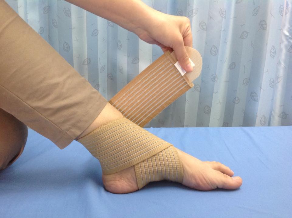 ผ้ายืดรัดข้อเท้า ที่รัดข้อเท้า ซัพพอร์ตเท้า ผ้ารัดข้อเท้า ที่พยุงข้อเท้า อุปกรณ์พยุงข้อเท้า ที่รัดซัพพอร์ตข้อเท้า ผ้ารัดข้อเท้า [Ankle Support]