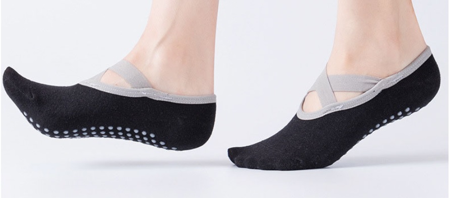 ถุงเท้าโยคะ ถุงเท้ากันลื่น มีสายรัด