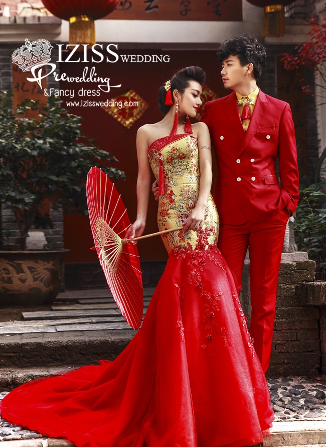 PW266- **พร้อมส่งทั้งเซ็ท**ชุดคู่ถ่ายพรีเวดดิ้ง (prewedding dress) & ชุดแต่งงานแฟนซี (Fancy wedding dress)ชายหญิง "ธีมสีแดง"