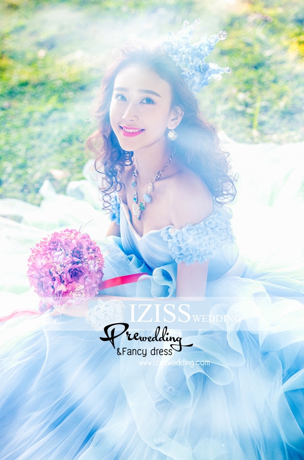 PW270 **พรีออเดอร์** ชุดคู่ถ่ายพรีเวดดิ้ง (prewedding dress) & ชุดแต่งงานแฟนซี (Fancy wedding dress)ชายหญิง "ธีมสีฟ้าน้ำเงิน"