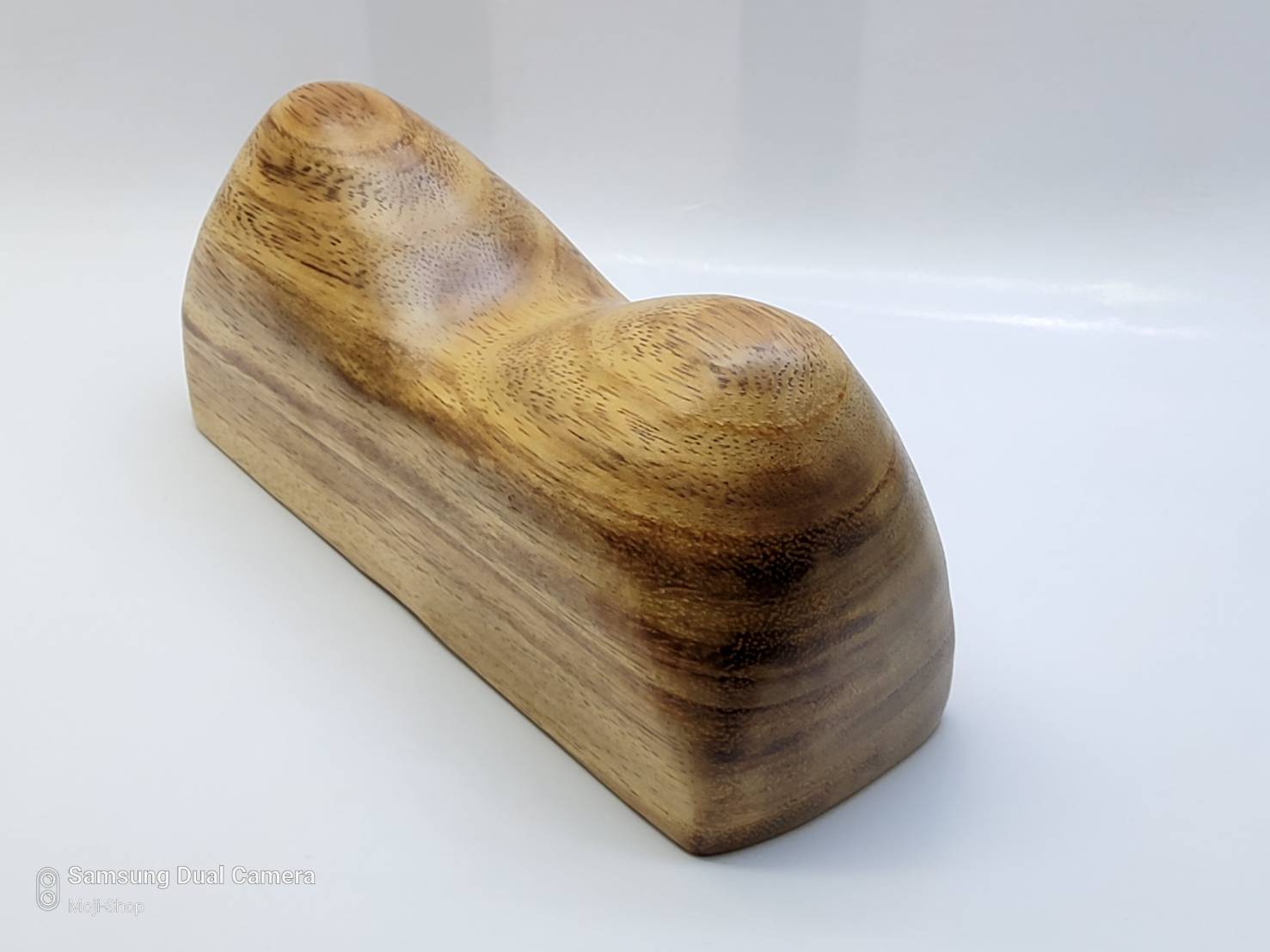 หมอนนมไม้ใหญ่ ใช้กดบรรเทาอาการปวดเมื่อย