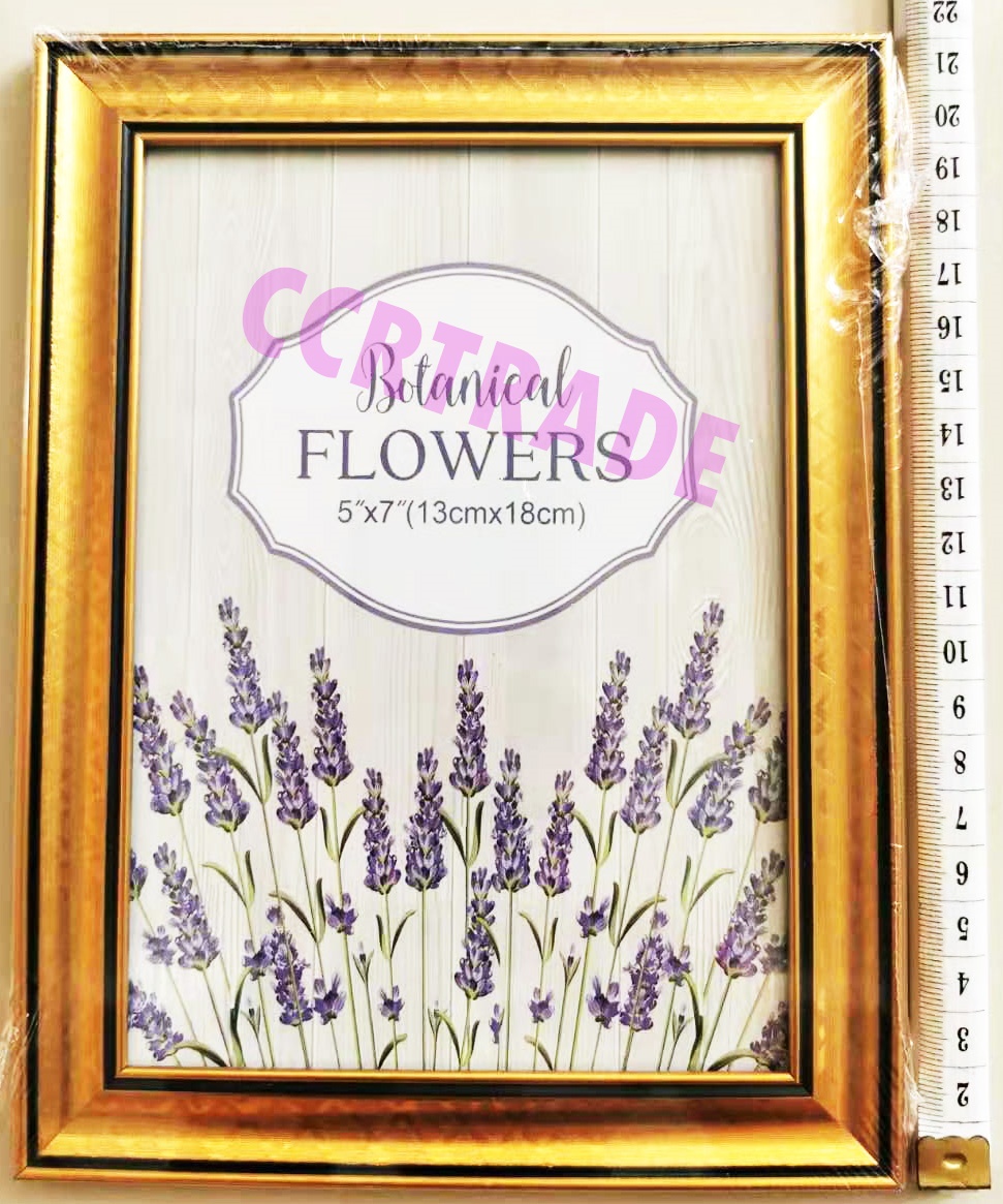 กรอบรูปไม้ขอบทองลาย มีขาตั้ง 5x7 นิ้ว