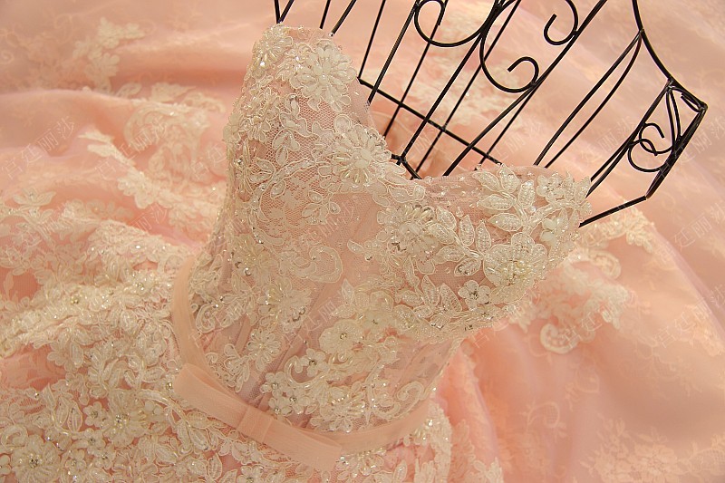 BRL046 **พรีออเดอร์**ชุดแต่งงานชมพูหรูหราประดับดอกไม้ผสมเพชรและคริสตัล สวยงามดุจเจ้าหญิง