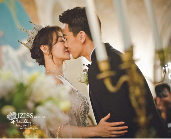 AC032 **รวม17 แบบเทียร่าสวยๆ**พรีออเดอร์เทียร่า มงกุฎเพชร ต่างหูและสร้อยคอ ชุดเครื่องประดับเจ้าสาวสวยหรูดุจเจ้าหญิง