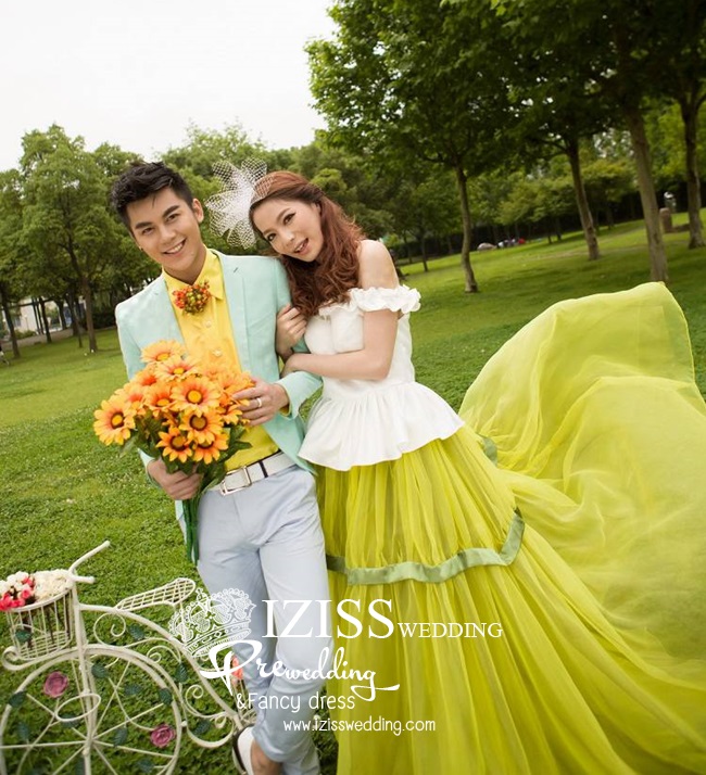 PW152 - Pre order ชุดคู่ถ่ายพรีเวดดิ้ง (prewedding dress) & ชุดแต่งงานแฟนซี (Fancy wedding dress)ชายหญิง "ธีมสีขาว-เขียว"