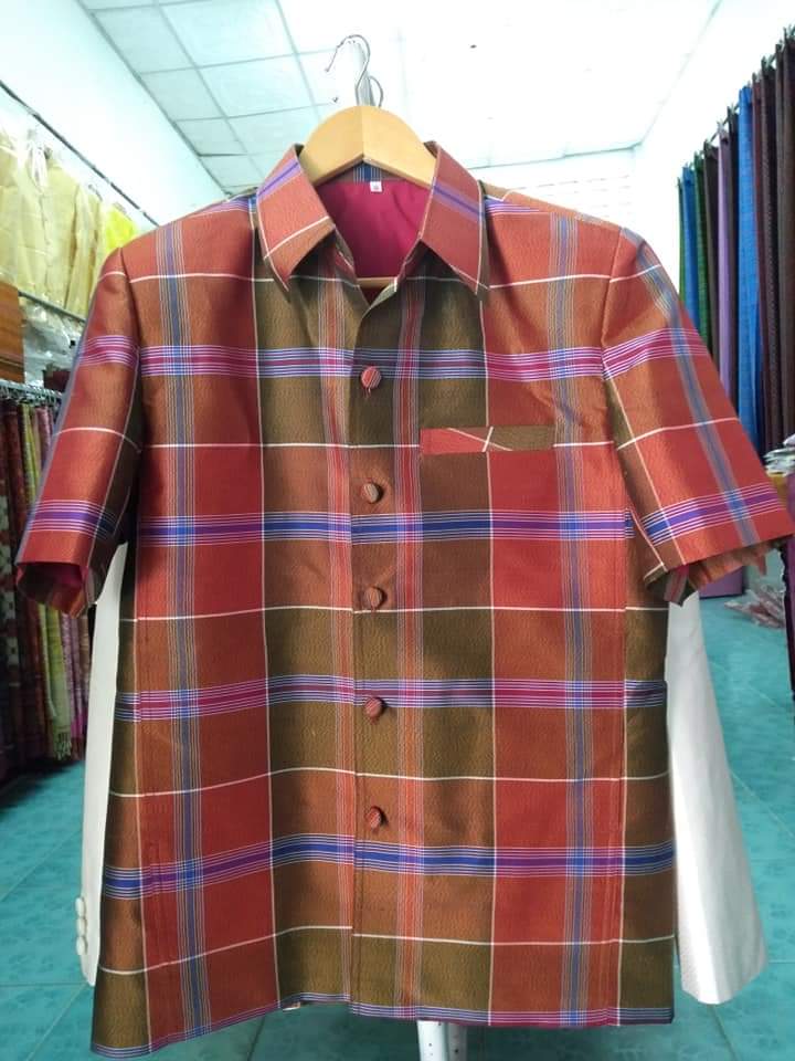#เสื้อสูทชายไหมแท้ลายสโร่ง #เสื้อสูทชายไหมแท้ #สูทผ้าไทยชาย #ซาฟารีผ้าไทยชาย #สูทผ้าไหม, #สูทผ้าไทย #ซาฟารีชาย