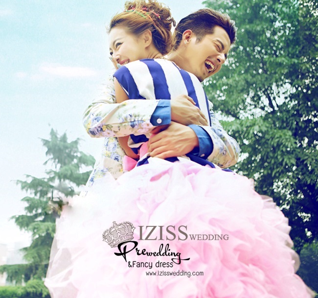 PW072 - **เลิกผลิตค่ะ** ชุดคู่ถ่ายพรีเวดดิ้ง (prewedding dress) & ชุดแต่งงานแฟนซี (Fancy wedding dress)ชายหญิง "ธีมสีชมพู-ฟ้า"