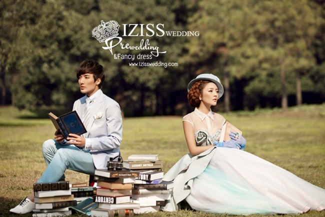 PW204 - พรีออเดอร์ ชุดคู่ถ่ายพรีเวดดิ้ง (prewedding dress) & ชุดแต่งงานแฟนซี (Fancy wedding dress)ชายหญิง "ธีมสีเขียว"