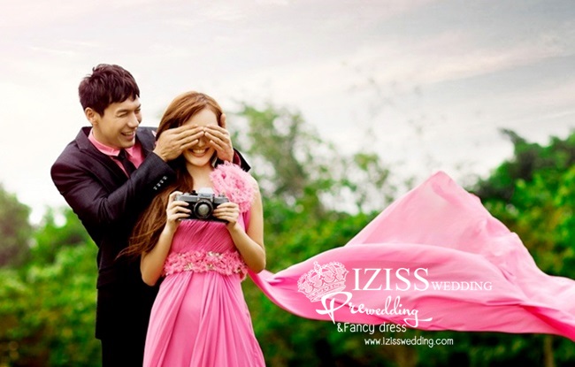 PW017 - **เลิกผลิตค่ะ** ชุดคู่ถ่ายพรีเวดดิ้ง (prewedding dress) & ชุดแต่งงานแฟนซี (Fancy wedding dress)ชายหญิง "ธีมสีชมพู-ดำ"