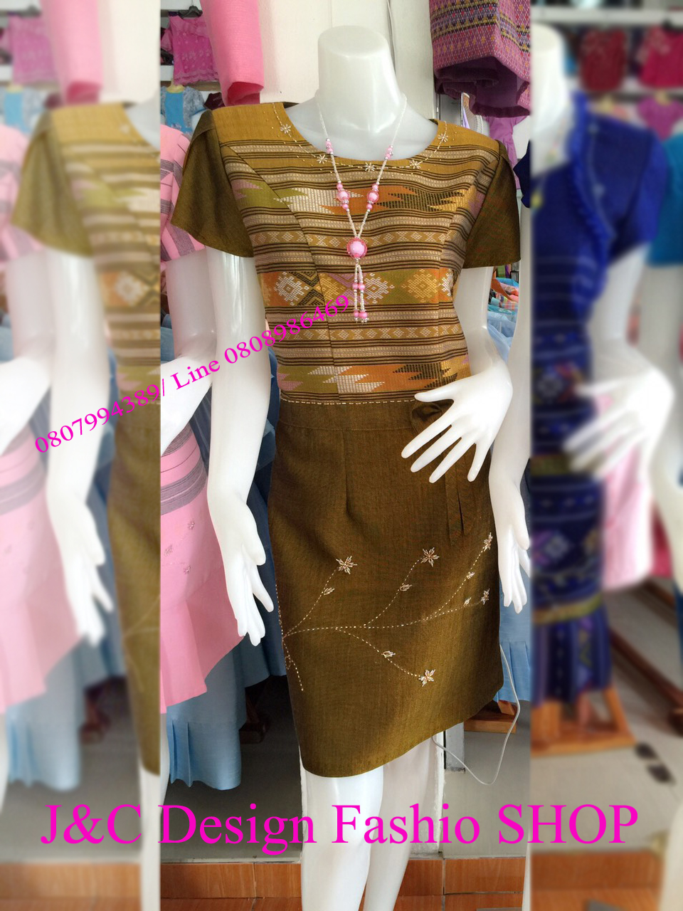 ชุดผ้าไทย ชุดแซกผ้าไทยชุดแซกผ้าไทยผ้าพื้นเมือง ชุดผ้าไทยลายน้ำไหลคอกลมปาด แขนกลีบบัว สีเหลืองไพร สำเนา สำเนา