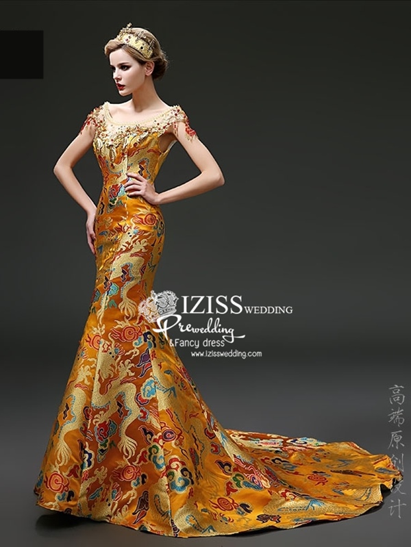 PW511 - **พรีออเดอร์มีแดงกับทองค่ะ** ชุดกี่เพ้าสีแดงทองลายมังกรแขนสั้นประดับเพชรพลอย ชุดยกน้ำชา ชุดคู่ถ่ายพรีเวดดิ้ง (prewedding dress) & ชุดแต่งงานแฟนซี (Fancy wedding dress)ชายหญิง "ธีมสีแดง"