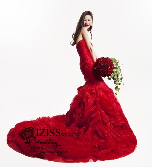 PW254 **พร้อมส่งค่ะ** ชุดคู่ถ่ายพรีเวดดิ้ง (prewedding dress) & ชุดแต่งงานแฟนซี (Fancy wedding dress)หญิง "ธีมสีแดง"