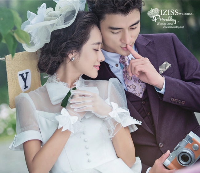 PW395- **พรีออเดอร์**ชุดคู่ถ่ายพรีเวดดิ้ง (prewedding dress) & ชุดแต่งงานแฟนซี (Fancy wedding dress)ชายหญิง "ธีมสีขาว"