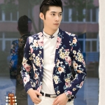 พร้อมส่ง เสื้อสูทผู้ชาย เสื้อสูทลำลอง สูทลายดอกไม้ สีน้ำเงิน คอปก แต่งบ่า กระดุมเม็ดเดียว แขนยาวแต่งกระดุม