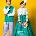 PW379 - **พร้อมเช่ามือ 1 ราคา 3,800 ชุดฮันบกเกาหลีทั้งเซ็ทค่ะ** ชุดคู่ถ่ายพรีเวดดิ้ง (prewedding dress) & ชุดแต่งงานแฟนซี (Fancy wedding dress)ชายหญิง "ธีมสีครีมเขียวเข้มสลับขาว"