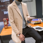 พร้อมส่ง โค้ทผู้ชาย ตัวยาว สีกากี กระดุมหน้า 3 เม็ด ทรงตรง ใส่ไปเที่ยวต่างประเทศ โค้ทแฟชั่นผู้ชาย