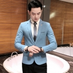 พร้อมส่ง เสื้อสูทผู้ชาย สีฟ้า แต่งกระเป๋าหน้าอกด้วยแถบลายจุด คอปก แขนยาว ใส่ทำงาน ใส่ออกงาน