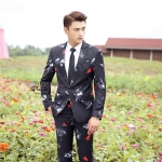 ST110- **พรีออเดอร์**สูทแฟนซีผู้ชายสีดำลายดาวผสมดอกไม้ พร้อมกางเกง ชุดสูทเจ้าบ่าว สูทแฟนซี ถ่ายพรีเวดดิ้ง & ชุดแต่งงานแฟนซี (Fancy wedding dress) สูทผู้ชายสีดำลายดาวผสมดอกไม้