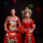 PW619 **พรีออเดอร์ค่ะ**ชุดแฟนซีกี่เพ้าประยุกต์ ชุดคู่ถ่ายพรีเวดดิ้ง (prewedding dress) & ชุดแต่งงานแฟนซี (Fancy wedding dress)ชายหญิง "ธีมสีแดง"