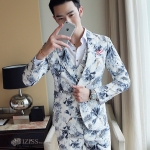 ST121- **พรีออเดอร์**สูทแฟนซีผู้ชายสีขาวลายใบไม้ แขนยาว พร้อมกางเกง ชุดสูทเจ้าบ่าว สูทแฟนซี ถ่ายพรีเวดดิ้ง & ชุดแต่งงานแฟนซี (Fancy wedding dress) สูทผู้ชายสีขาวลายใบไม้