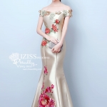 PW495 - **พร้อมส่งสีทอง สีแดงและสีฟ้าค่ะ** ชุดกี่เพ้าสีทอง ชุดคู่ถ่ายพรีเวดดิ้ง (prewedding dress) & ชุดแต่งงานแฟนซี (Fancy wedding dress)ชายหญิง "ธีมสีทอง"