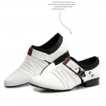 รองเท้าแฟชั่นผู้ชาย พร้อมส่ง รองเท้าหนัง สีขาว แต่งหมุด