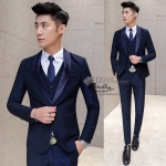 ST059- **พรีออเดอร์**สูทผู้ชายสีน้ำเงินแขนยาว ปกแต่งแถบน้ำเงินมันวาวพร้อมกางเกง ชุดสูทเจ้าบ่าว สูทแฟนซี ถ่ายพรีเวดดิ้ง & ชุดแต่งงานแฟนซี (Fancy wedding dress) สูทผู้ชายสีน้ำเงิน