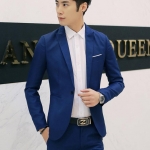 พร้อมส่ง เสื้อสูทผู้ชาย สีน้ำเงิน แขนยาว กระดุมหน้าหนึ่งเม็ด แต่งกระเป๋าอกสีขาว เสื้อเข้ารูป