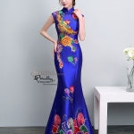 PW614- **พรีออเดอร์**ชุดกี่เพ้ายาว ชุดยกน้ำชา ชุดถ่ายพรีเวดดิ้ง (prewedding dress) & ชุดแต่งงานแฟนซี (Fancy wedding dress) "ธีมสีน้ำเงิน"