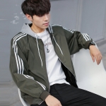 พร้อมส่ง แจ็คเก็ตผู้ชาย สีเขียว มีฮู้ด แขนยาว แต่งแถบแขน ผ้าร่มเนื้อบางเหมาะสำหรับใส่คลุม