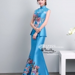 PW518- **พรีออเดอร์สีฟ้า**ชุดกี่เพ้าฟ้าหางปลา จับจีบช่วงเอว ประดับดอกซากุระและนกยูง ชุดยกน้ำชา ชุดถ่ายพรีเวดดิ้ง (prewedding dress) & ชุดแต่งงานแฟนซี (Fancy wedding dress) "ธีมสีฟ้า"