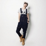 ชุดเอี๊ยมแฟชั่นผู้ชาย เอี๊ยมยีนส์ สีน้ำเงิน ขายาว มีกระเป๋าหน้าอก สายปรับได้ ใส่เที่ยวแบบเท่ๆ