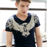 เสื้อยืดพร้อมส่ง เสื้อแฟชั่น เสื้อยืดแขนสั้น สีดำ สกรีนลายรูปนกเหยี่ยว คอวี ใส่เที่ยว แบบชิลๆ