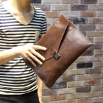 พร้อมส่งกระเป๋าคลัช สีน้ำตาล หนังPU สไตล์วินเทจ มาพร้อมสายสะพายข้าง กระเป๋าแฟชั่น