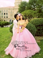 PW101 - **พรีออเดอร์** ชุดคู่ถ่ายพรีเวดดิ้ง (prewedding dress) & ชุดแต่งงานแฟนซี (Fancy wedding dress)ชายหญิง "ธีมสีชมพู-ขาว"