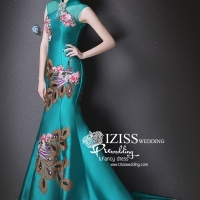 กี่เพ้าสีเขียว