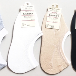 ถุงเท้าสไตล์ Muji มีซิลิโคนกันกัด