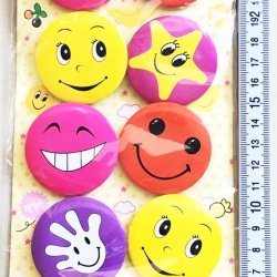 เข็มกลัดอีโมติคอน 10 ชิ้นแผง 28 ซม.